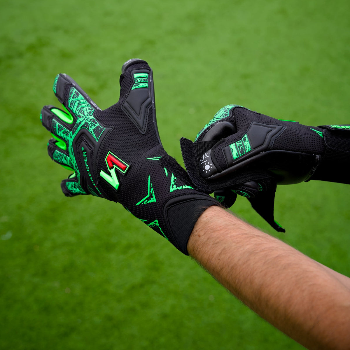 ONEKEEPER Legacy Dark Junior